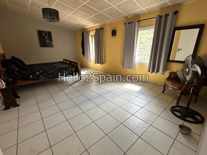 Image No.36-5 Bed House for sale