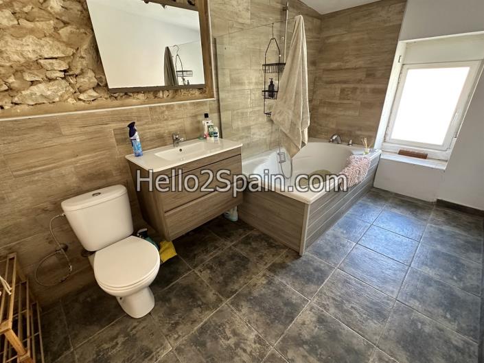 Image No.38-5 Bed House for sale