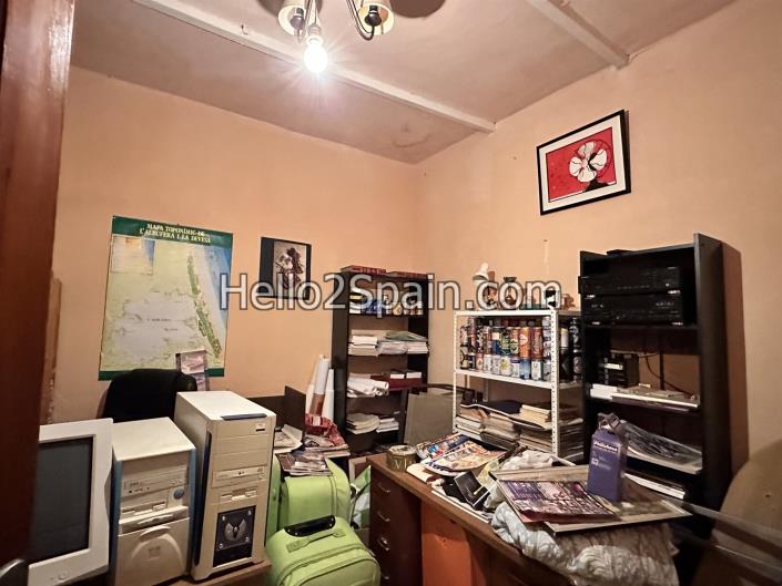 Image No.19-4 Bed Townhouse for sale