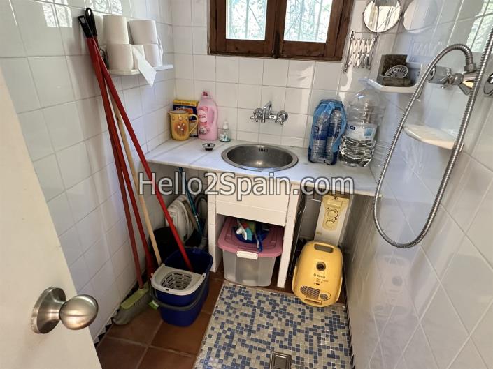 Image No.13-4 Bed Country Property for sale