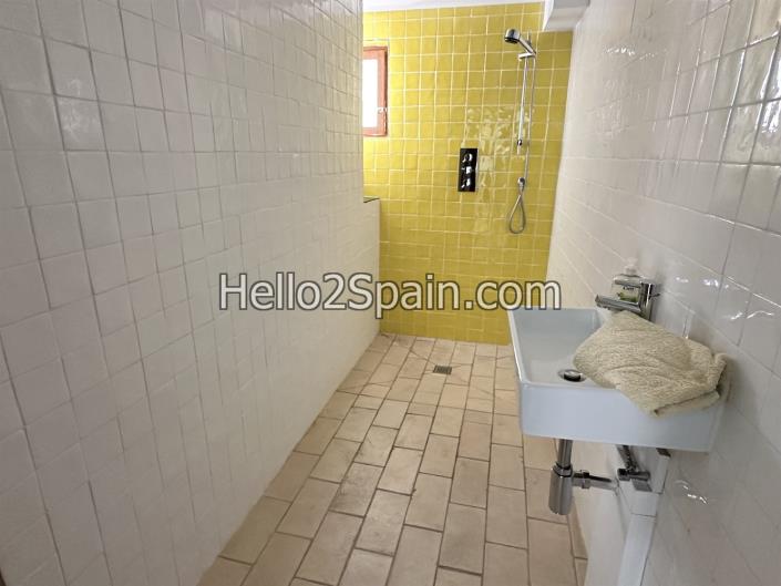 Image No.25-4 Bed Country Property for sale