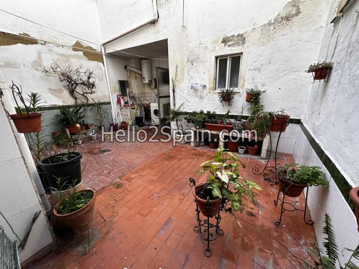 Image No.12-4 Bed Townhouse for sale