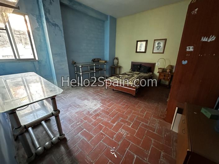 Image No.14-4 Bed Townhouse for sale