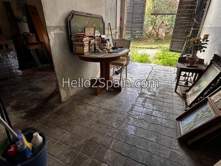 Image No.14-6 Bed Townhouse for sale