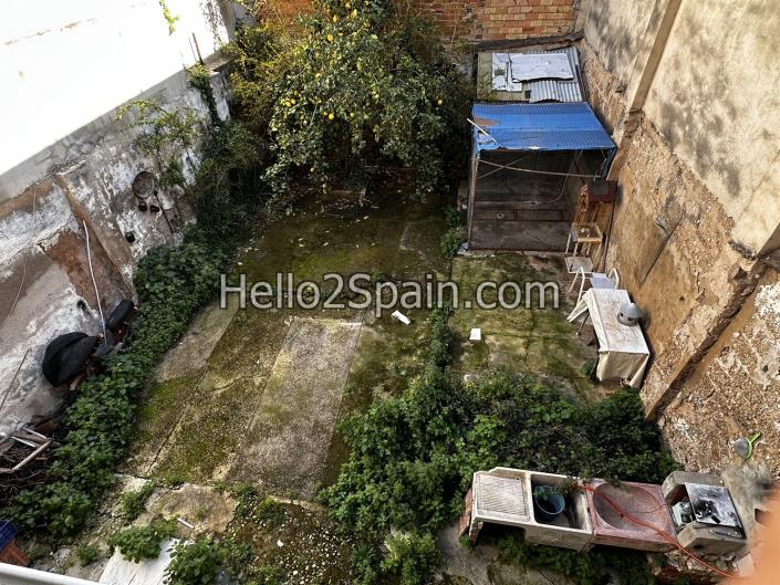 Image No.24-6 Bed Townhouse for sale