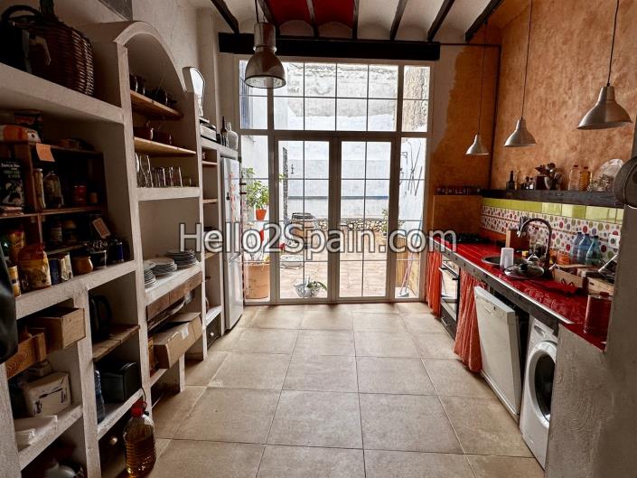 Image No.14-4 Bed Townhouse for sale