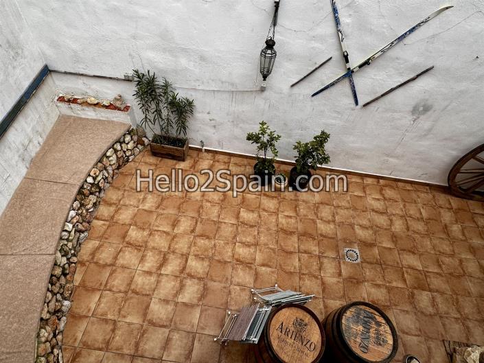 Image No.28-4 Bed Townhouse for sale