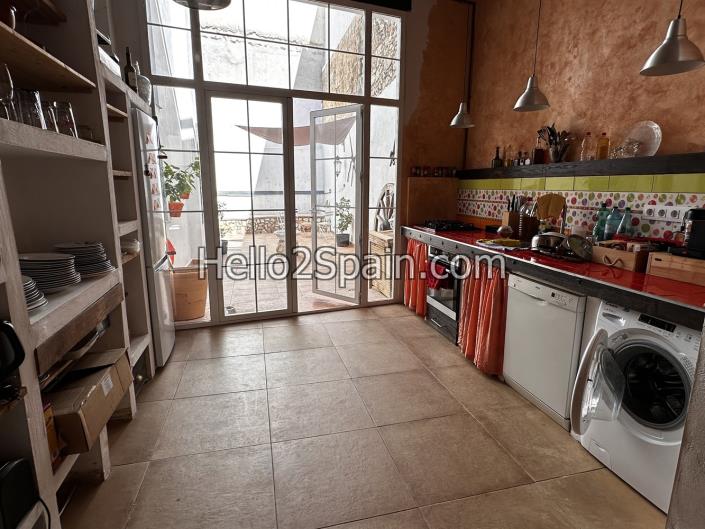 Image No.13-4 Bed Townhouse for sale