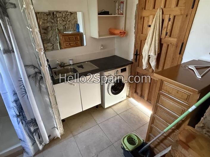 Image No.28-2 Bed Country House for sale