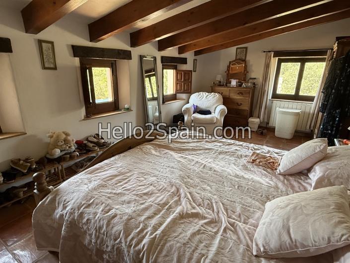 Image No.33-2 Bed Country House for sale