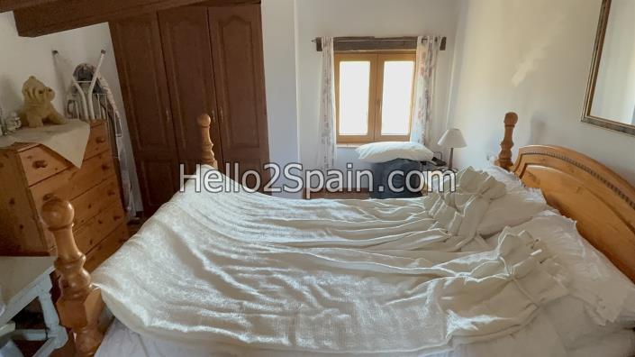 Image No.49-2 Bed Country House for sale