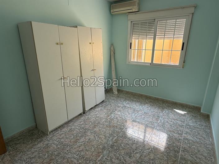 Image No.20-4 Bed Townhouse for sale