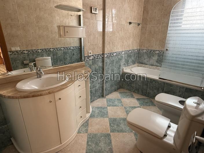 Image No.24-4 Bed Townhouse for sale