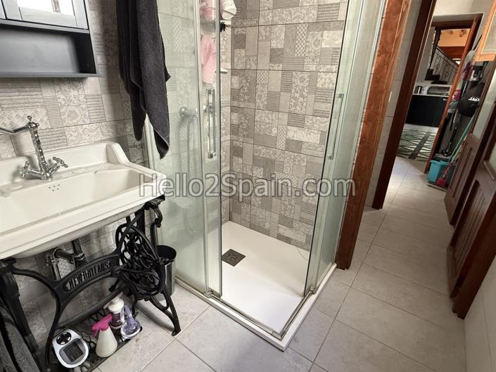 Image No.10-4 Bed Townhouse for sale