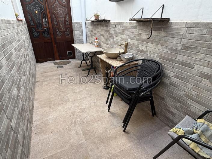 Image No.12-4 Bed Townhouse for sale