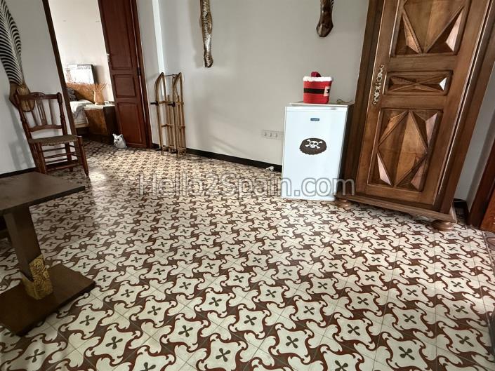 Image No.16-4 Bed Townhouse for sale