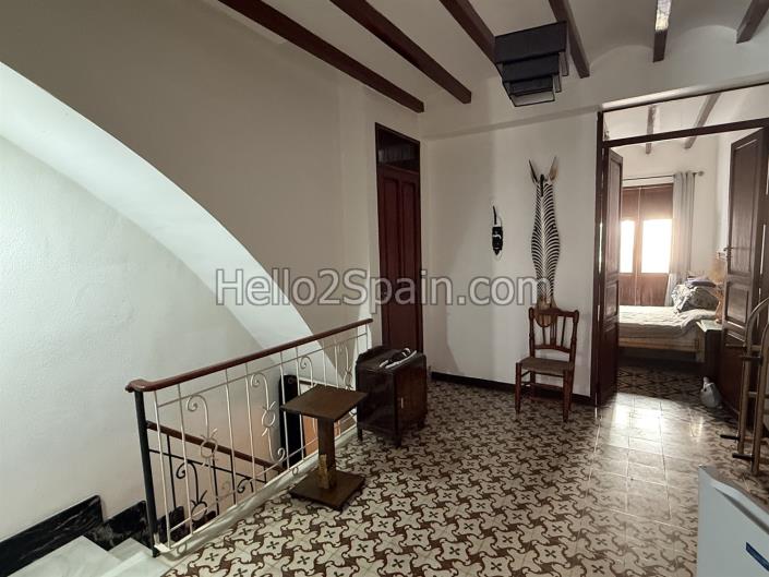 Image No.17-4 Bed Townhouse for sale