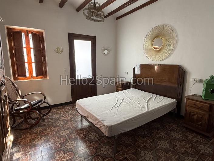 Image No.18-4 Bed Townhouse for sale