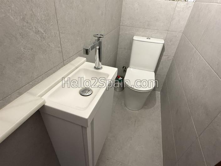 Image No.26-4 Bed Townhouse for sale