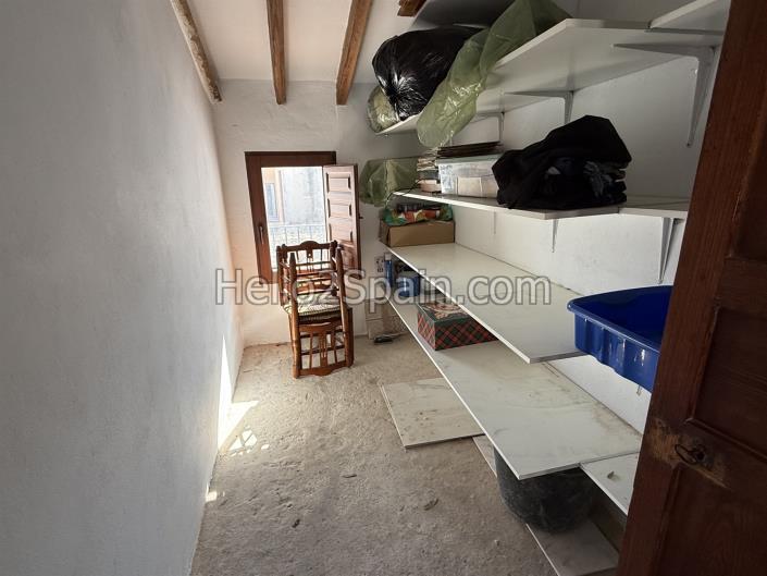 Image No.30-4 Bed Townhouse for sale