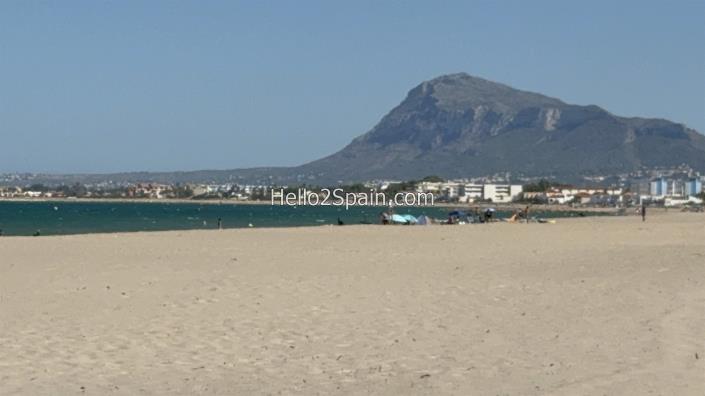 Image No.57-3 Bed Villa / Detached for sale