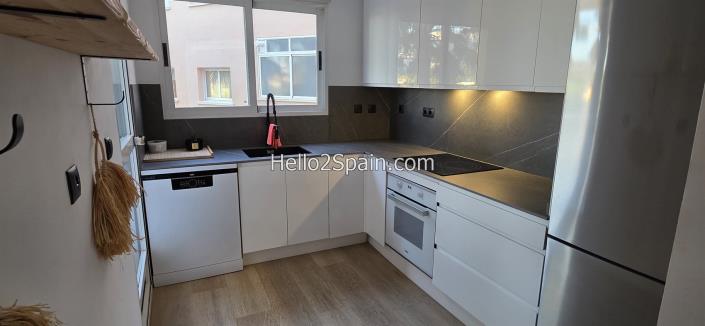 Image No.18-4 Bed Townhouse for sale