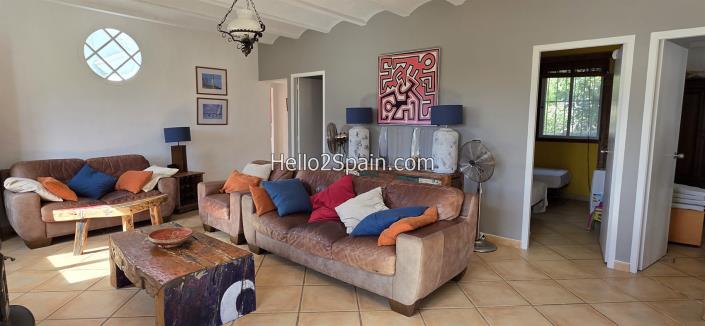 Image No.17-4 Bed Country House for sale