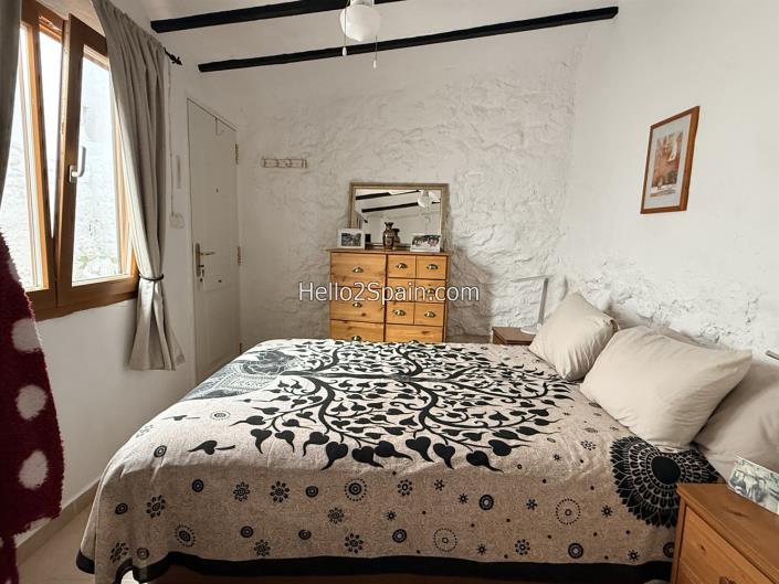 Image No.22-4 Bed Townhouse for sale