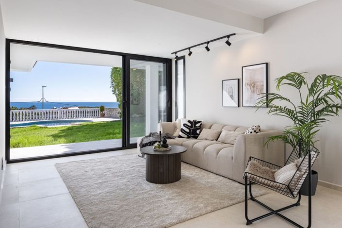 Image No.1-4 Bed Villa for sale