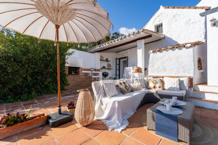 Image No.1-4 Bed Villa for sale