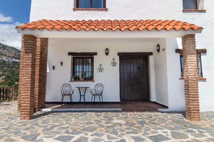 Image No.1-4 Bed Villa for sale