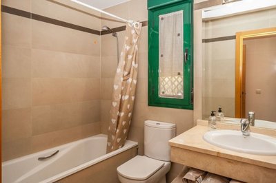 bathroom (1)