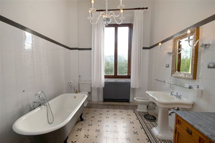 Image No.16-6 Bed Villa for sale