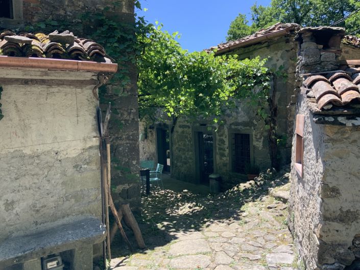 Image No.16-5 Bed Property for sale