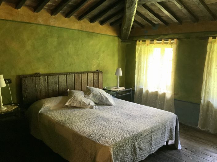 Image No.9-5 Bed Property for sale