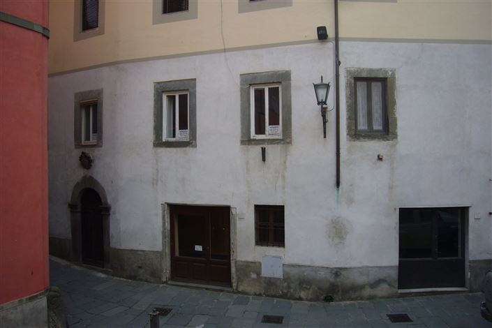 Image No.4-4 Bed Property for sale