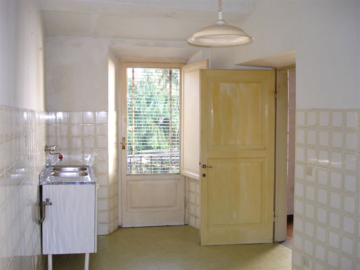 Image No.8-4 Bed Property for sale