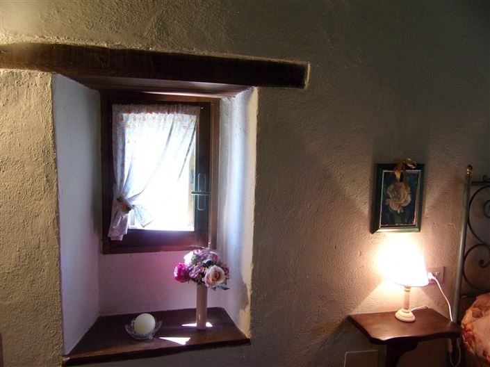 Image No.15-6 Bed Property for sale