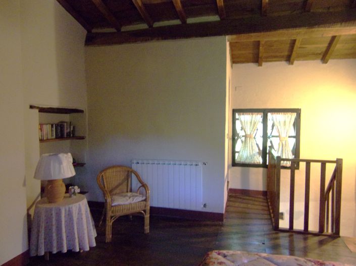 Image No.20-6 Bed Property for sale