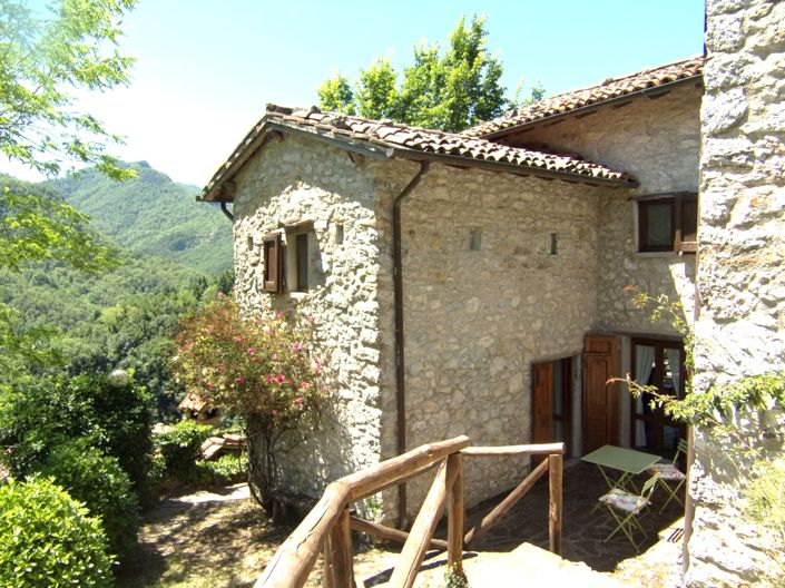 Image No.25-6 Bed Property for sale