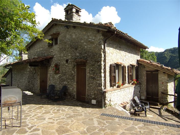 Image No.5-6 Bed Property for sale