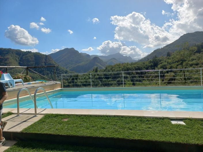 Image No.2-6 Bed Property for sale