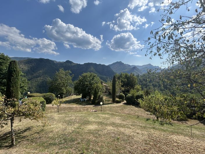 Image No.4-6 Bed Property for sale