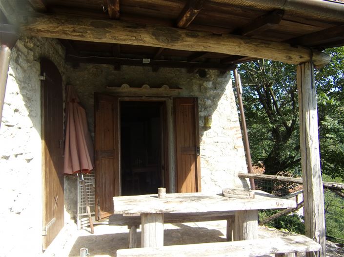 Image No.9-6 Bed Property for sale