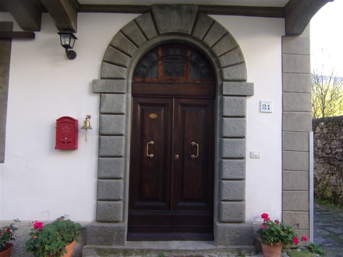 Image No.15-5 Bed Property for sale