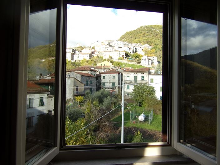 Image No.18-5 Bed Property for sale