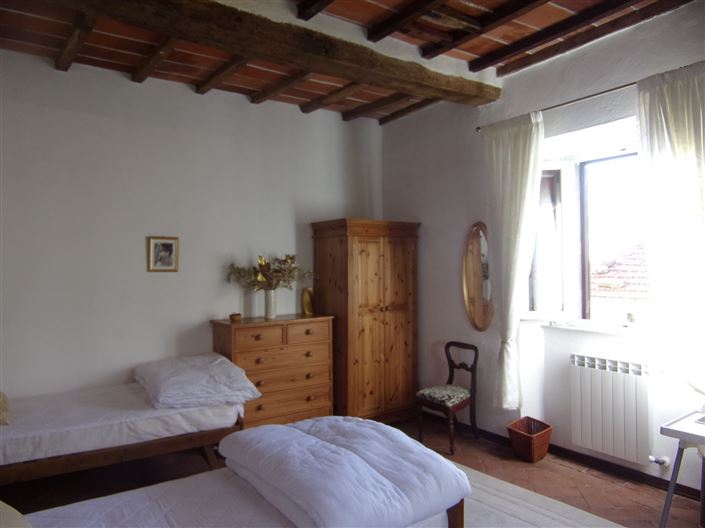 Image No.19-5 Bed Property for sale