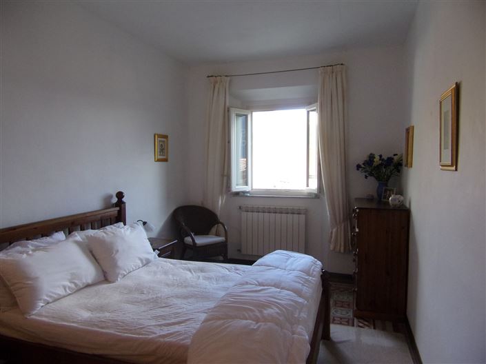 Image No.20-5 Bed Property for sale