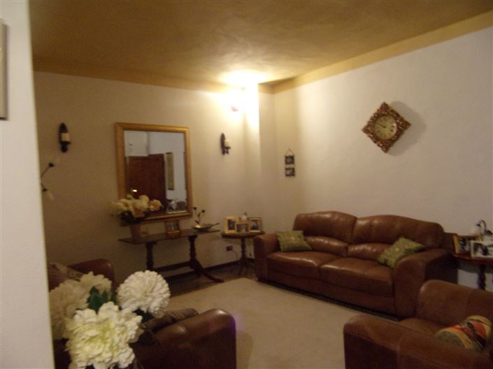 Image No.8-5 Bed Property for sale