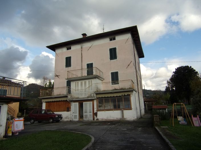 Image No.12-8 Bed Villa for sale